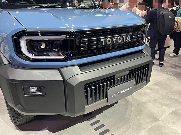 ランドクルーザーFJのヘッドライト