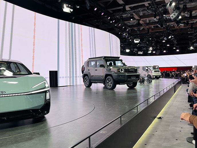 丸目のランドクルーザーFJ