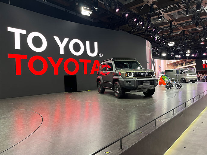 丸目のランドクルーザーFJ