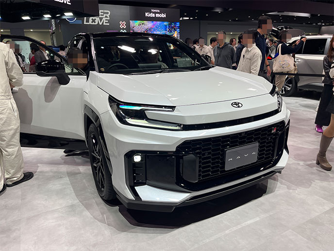 6代目RAV4 GR SPORTのエクステリア