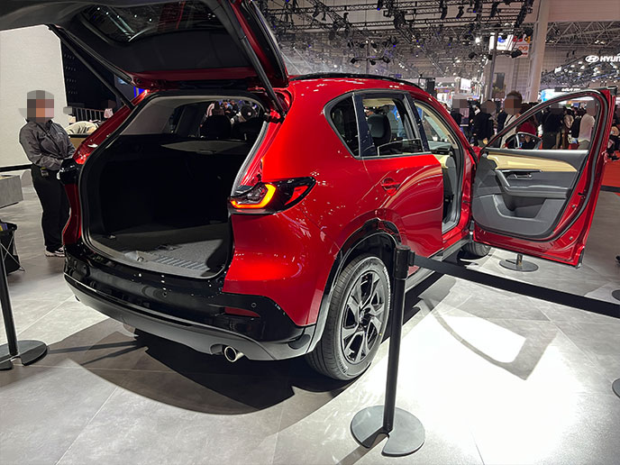 3代目CX-5のラゲッジルーム