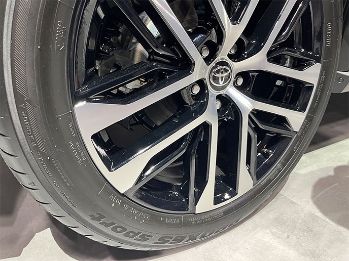 RAV4 CORE（コア）のホイールとタイヤ