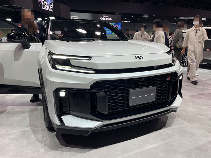 RAV4 GR SPORT（GRスポーツ）のグリル