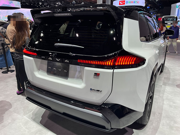 RAV4 GR SPORT（GRスポーツ）のリヤランプ