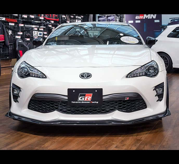 86GRの右サイドフロントビュー