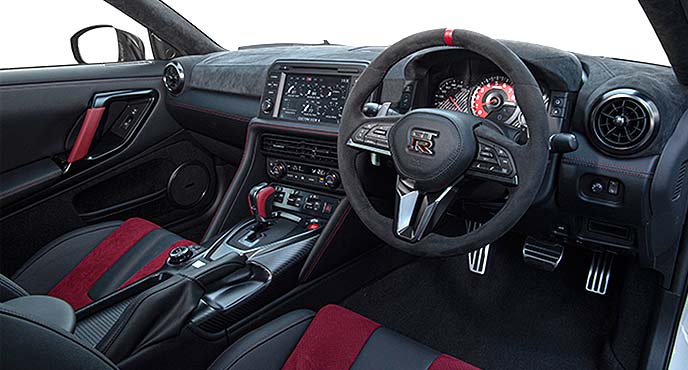 伝統的な黒×赤のスポーティーなシートデザイン