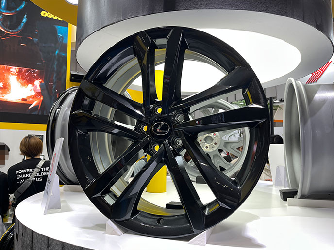 レクサスのアルミホイール