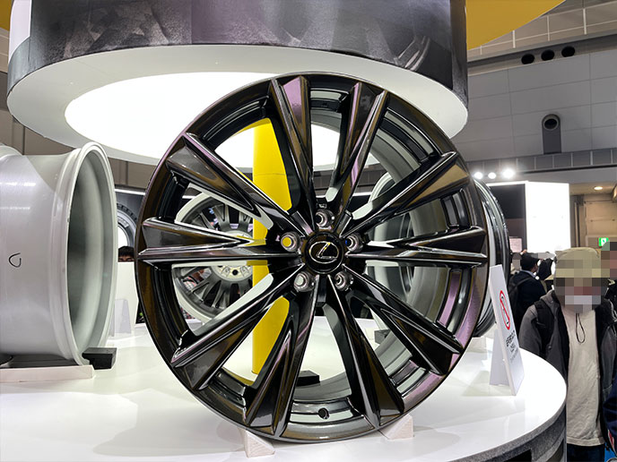 レクサスのアルミホイール