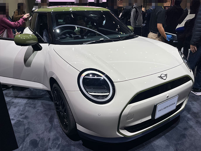 MINI ALL-ELECTRIC MINI COOPER SE PAUL SMITH EDITION