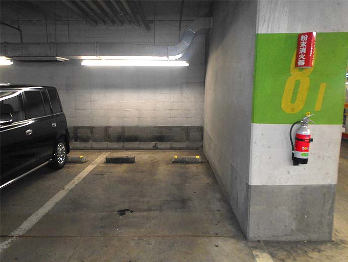 柱の横スペースに駐車にすればドアパンチのリスクは低減