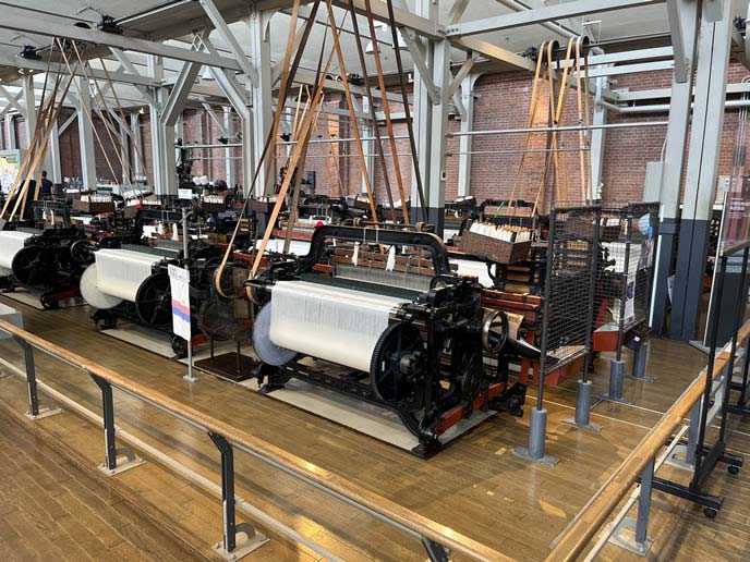 トヨタ産業技術記念館の繊維機械館 紡機機械