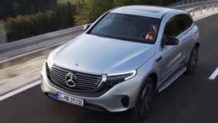 メルセデスベンツEQCはメーカー初の電気自動車で航続距離450kmのSUV