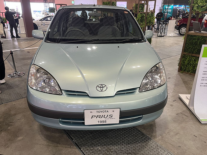 トヨタ プリウスNHW10