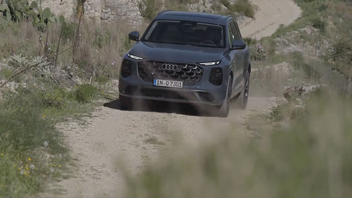新型アウディQ7