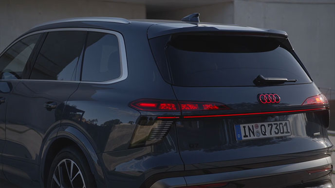 新型アウディQ7