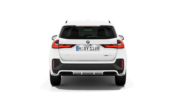 BMW X1「sDrive20i」