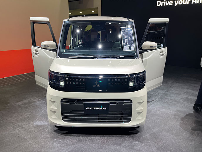 eKスペースのヘッドライト