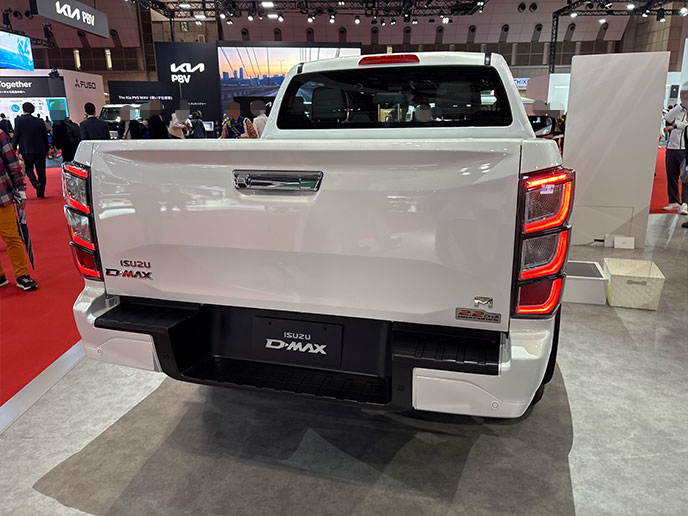 いすゞ D-MAXのリヤ