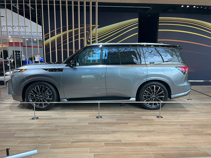 インフィニティ QX80のエクステリア