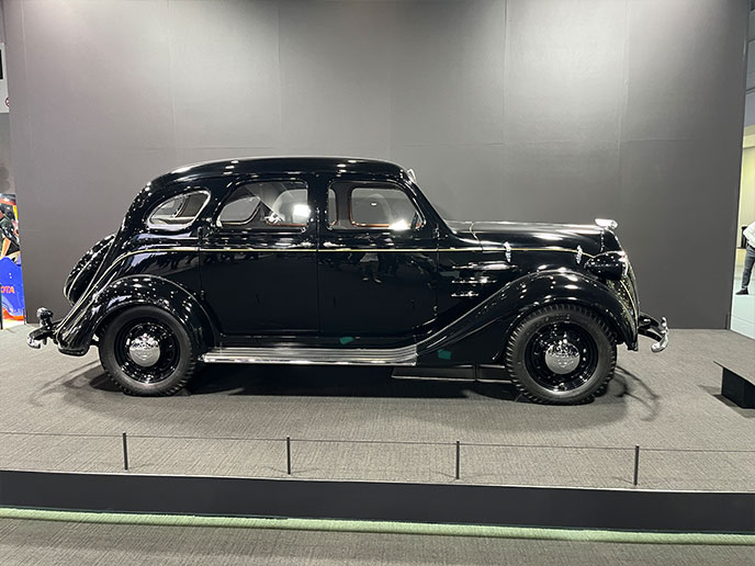 トヨダAA型乗用車のサイド