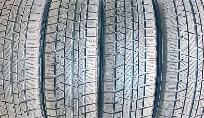 スタッドレスタイヤ