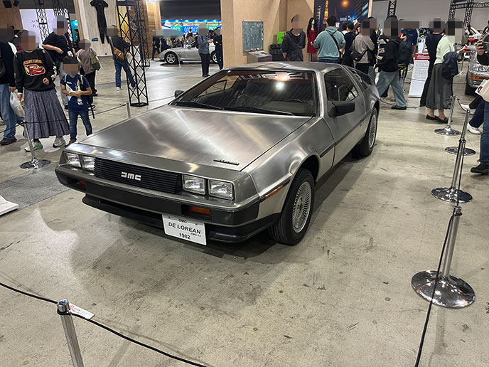 デロリアンDMC12のエクステリア