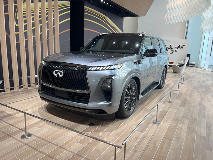 インフィニティのフラッグシップSUV QX80のエクステリア