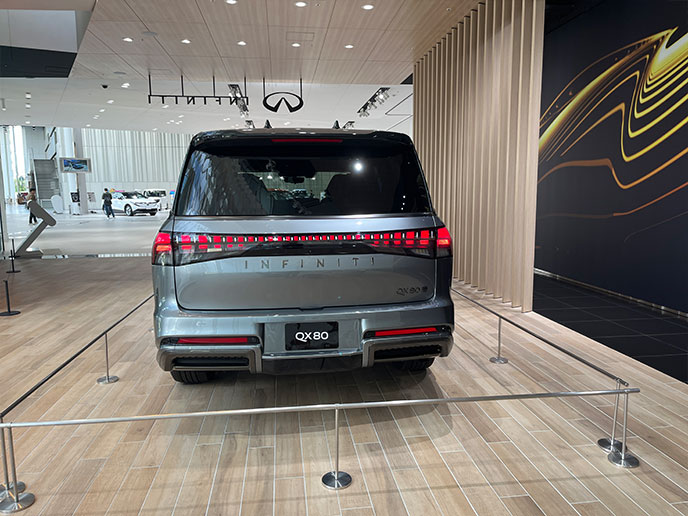 インフィニティ QX80のリヤビュー