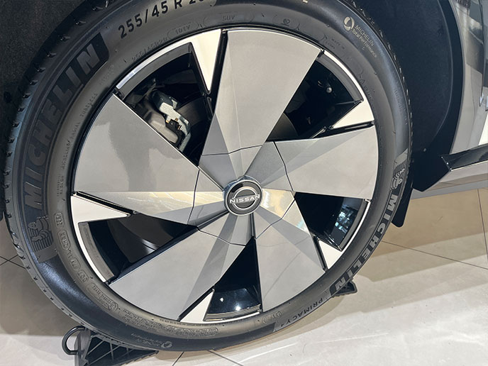 日産アリアのホイール