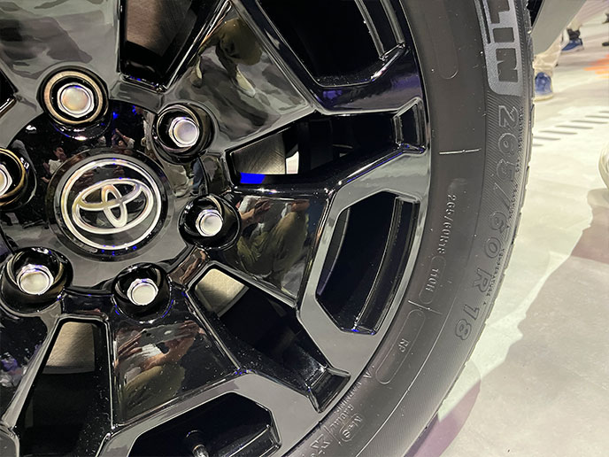 ランドクルーザーFJのホイールとタイヤ