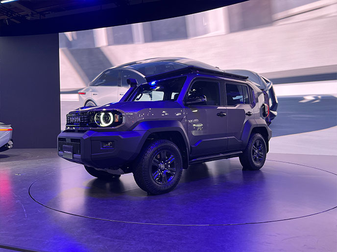 丸目のランドクルーザーFJ