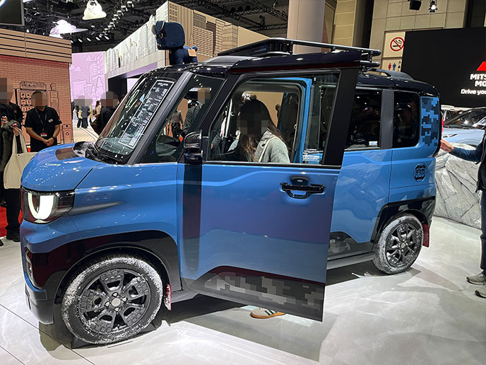 デリカミニの後ろ