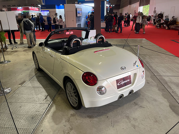 後ろから見たコペン アルティメットエディション