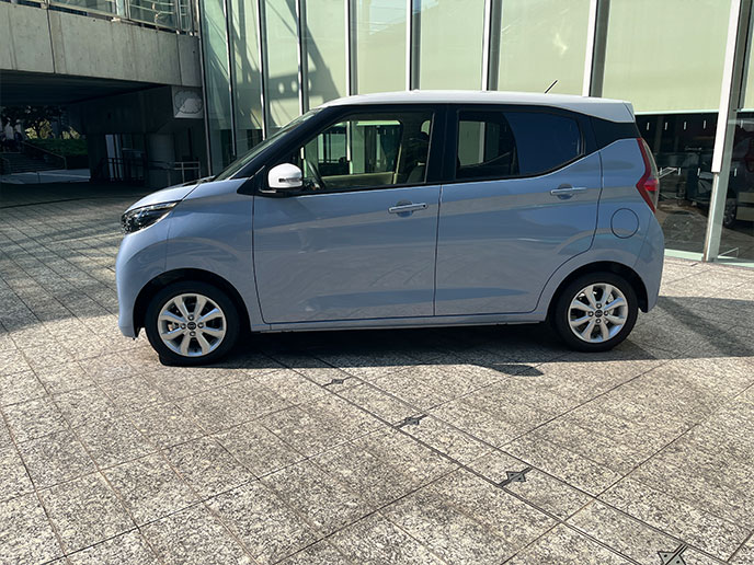 横から見た2代目デイズ