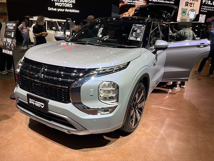 2025年アウトランダーPHEVのエクステリア