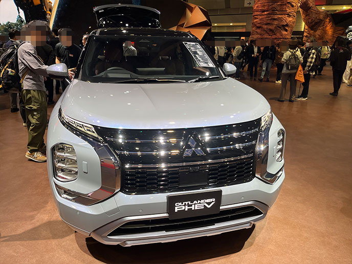 アウトランダーPHEVのエクステリアのヘッドライト