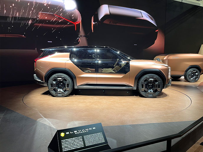 エレバンスコンセプトのサイド