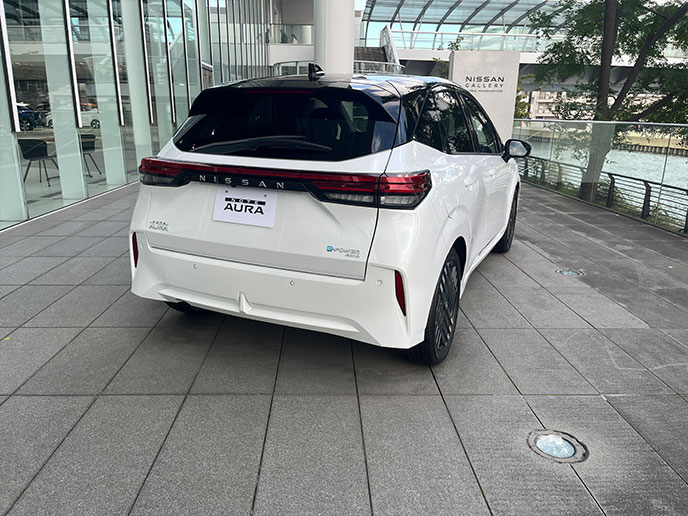 後ろから見たノートオーラ