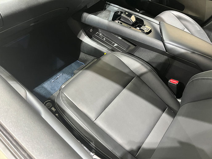 ノートオーテックのシート