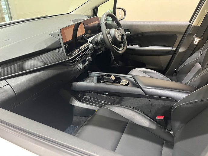 ノートオーテックのインストルメントパネル