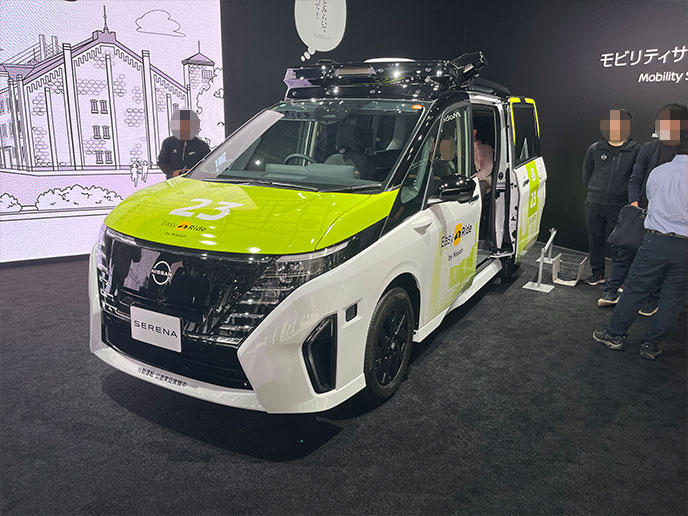 Easy Ridoのセレナの斜めから