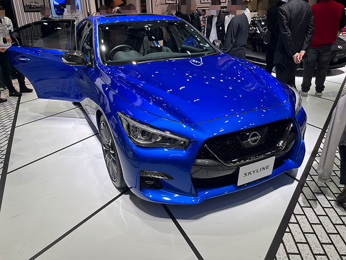 スカイライン 400RR Limitedのフロントビュー