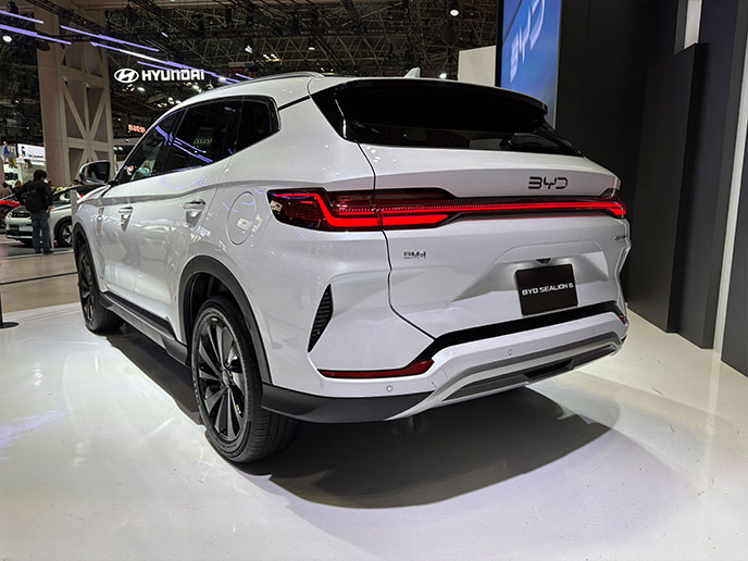BYD SEALION6