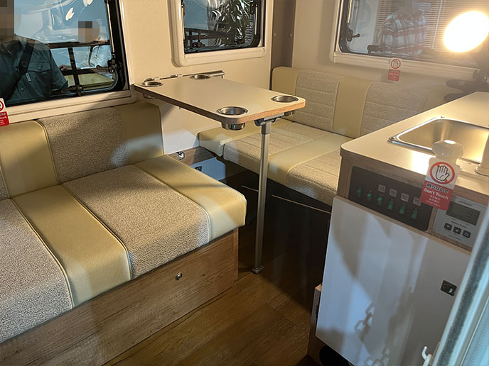 キャンピングカーのインテリア