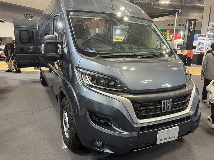 キャンピングカー