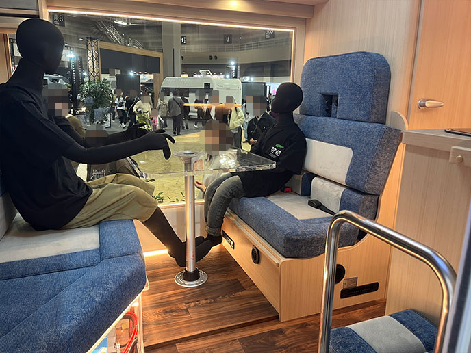 キャンピングカー