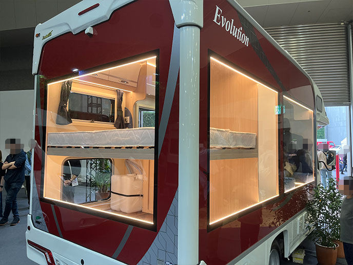 キャンピングカー