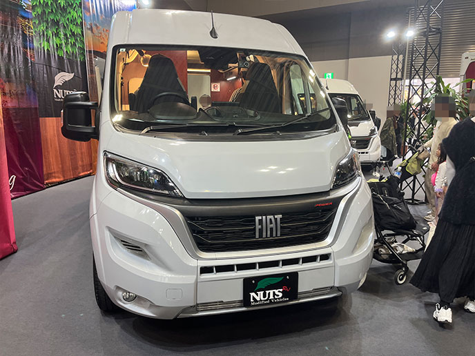 キャンピングカー