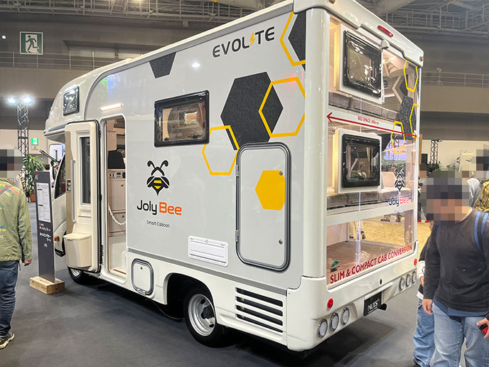 キャンピングカー