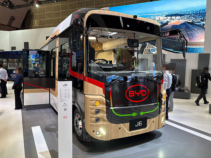 J6リビングカー